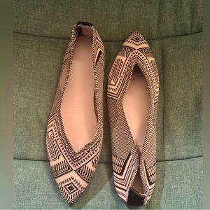 NWOT Fabric Flats. Off White w/ Black Pattern. Sz 7.5